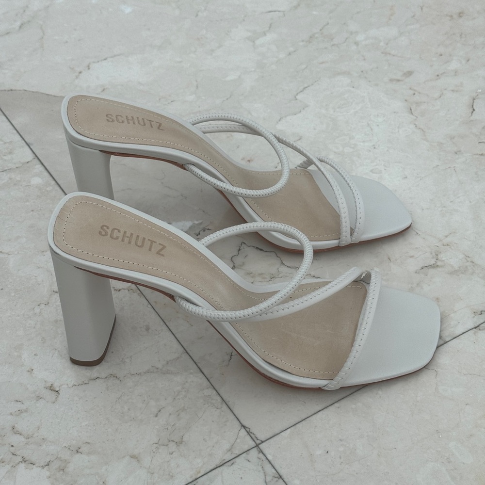 Schutz white high heel size 10B